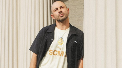 Накрило приємне відчуття: Бєдняков з сином на плечах зворушив щемливим текстом про батьківство