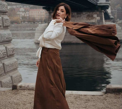 Цибульська в стильному аутфіті наробила фото в європейській столиці, яка змінила її життя