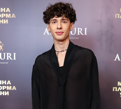 Нереально шокований: співак Муаяд заявив про умисне пошкодження його автівки в центрі Києва. Відео