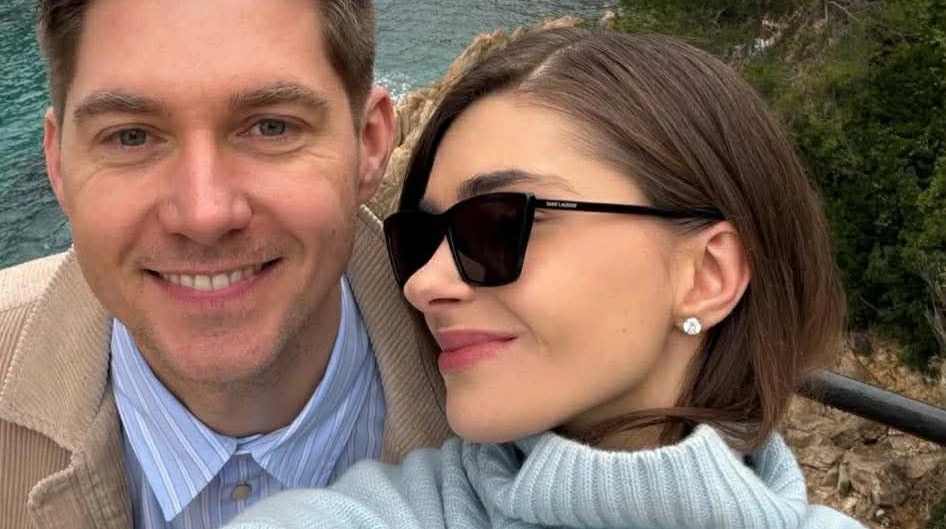 Остапчуки в блакитних луках показали цілунки на камеру у Барселоні