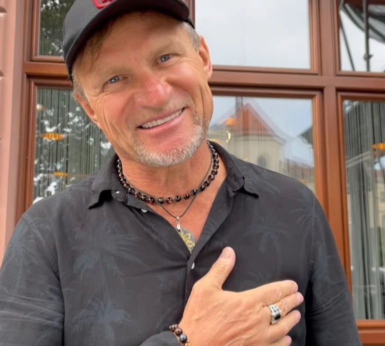 Підтягуєте до себе агресивних чоловіків: Скрипка заявив, що красиві жінки стають жертвами насилля через власну поведінку