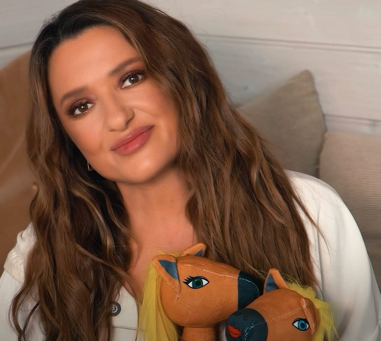 Могилевська з дочками на Тенерифе показалася коло океану. Відео