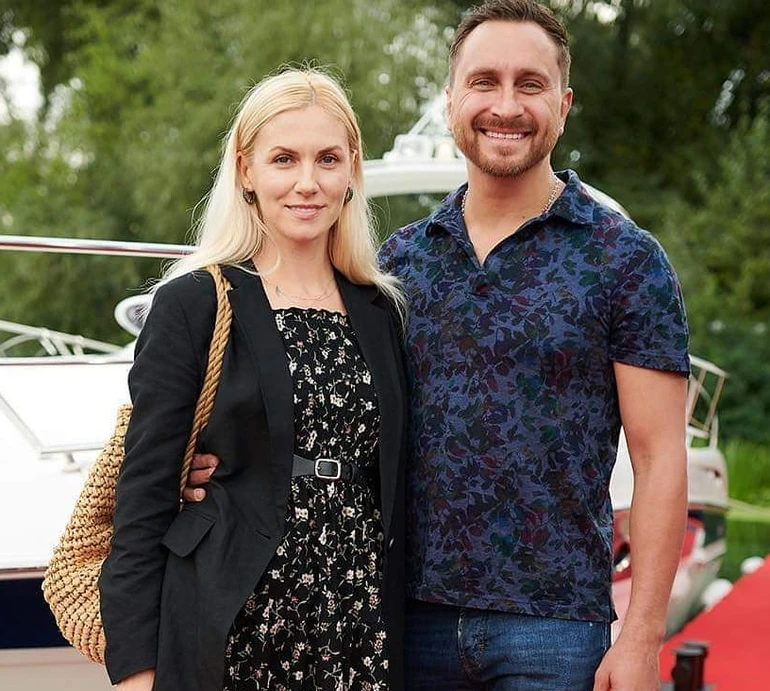 Розбіглися ще до війни: фронтмен Скай Собчук зізнався, що вже пів року офіційно розлучений