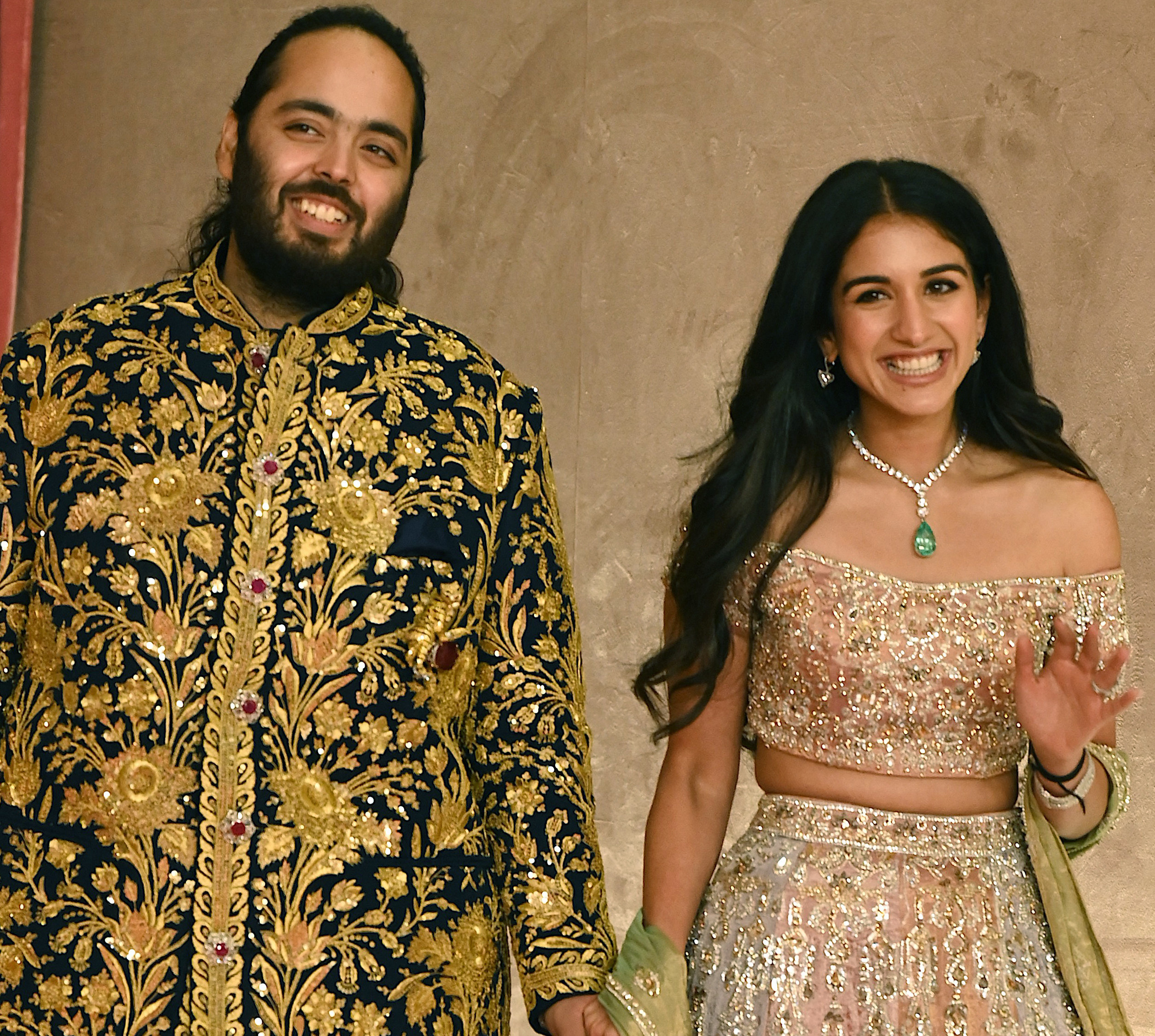 Зірки Боллівуду та Бібер за декілька мільйонів: найбагатший наречений Індії закотив передвесільну вечірку в Мумбаї. Фото