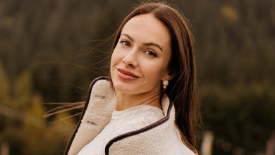 Горняк у молочному луці з хутром порівняла себе в Instagram і реальному житті. Фото