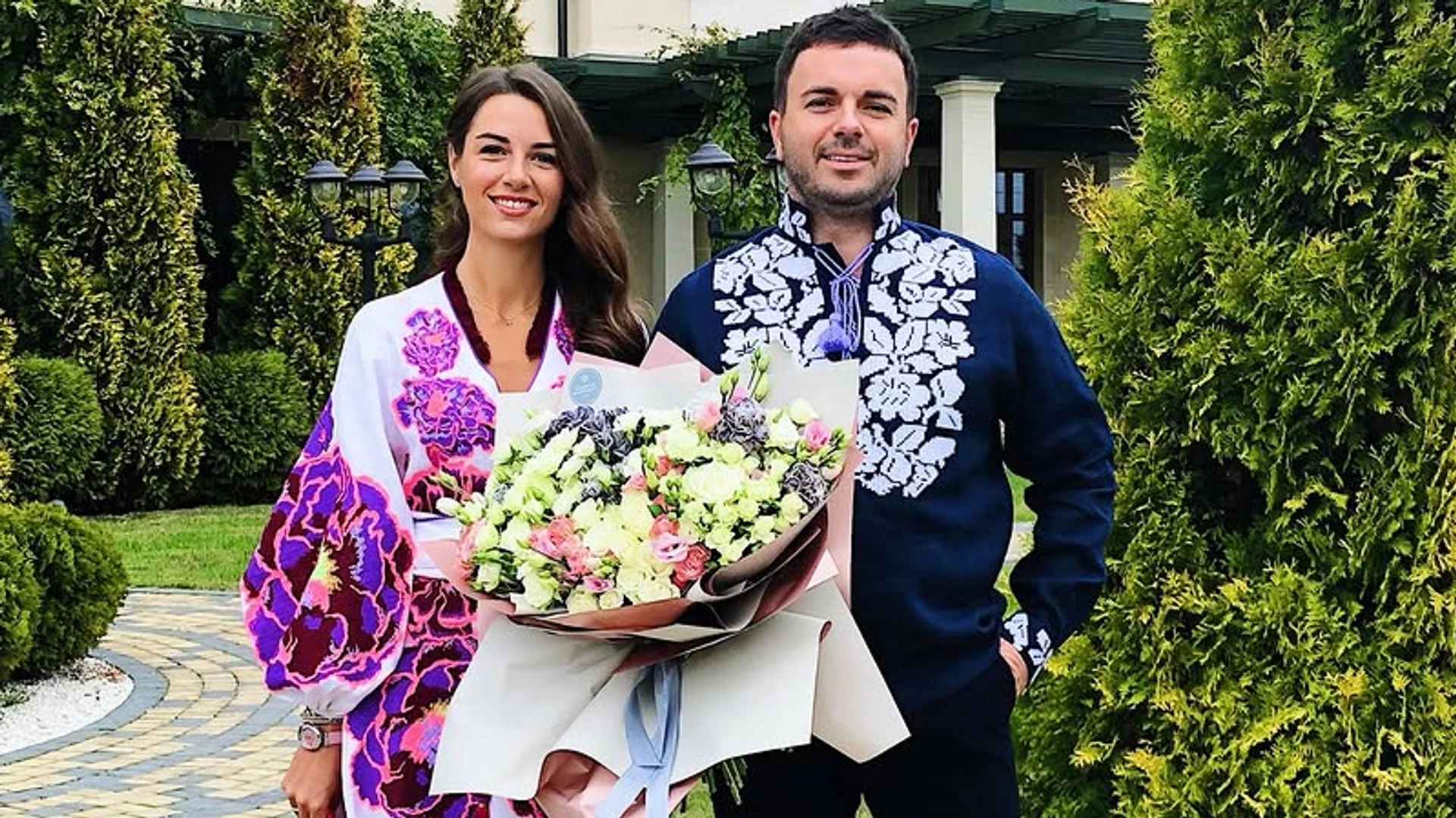 Щоб ти щодня ставав щасливішим: дружина Решетніка зворушливо привітала його з 43-річчям та показала їхні фото у юності