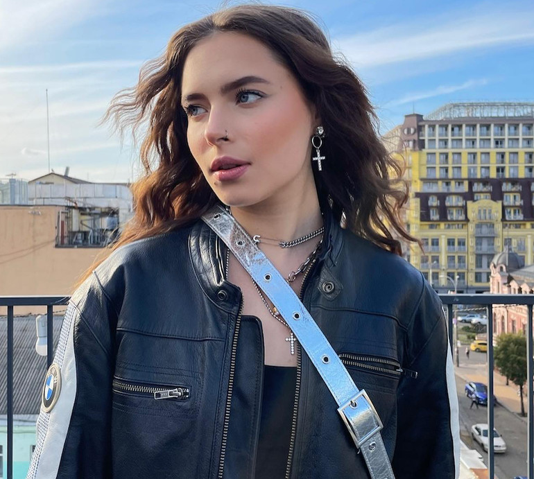 20-річна донька Кравець похвалилася трьома новими тату