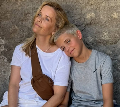 Не перестає дивувати мене: Візерспун привітала молодшого сина з 13-річчям та показала фото з ним