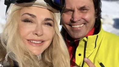 За мить до поцілунку: Сумська з Борисюком на тлі австрійських краєвидів попозували для романтичного фото