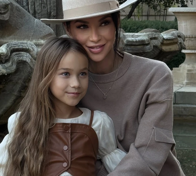 Вірю в нього: Логунова розповіла, хто забезпечує їхню зі Ступкою 7-річну доньку