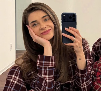 Різдвяний тренд: Остапчуки з 1-річним сином показали святкове селфі в однакових піжамах. Фото