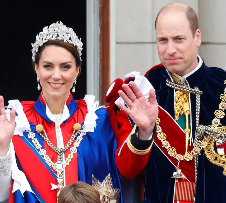 Королівські лижники: принц Вільям із Кейт і дітьми підкорили схили у Французьких Альпах. Фото