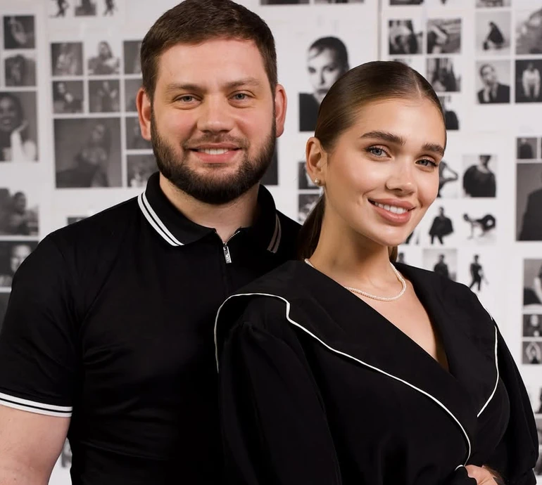 Саша Бо оголилася для пристрасних фото з чоловіком