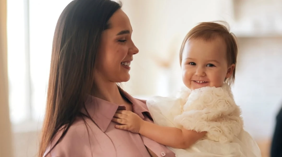 Лише йогурт та кокосова стружка: Татарінцева приготувала простий та цікавий десерт разом із донькою. Відео