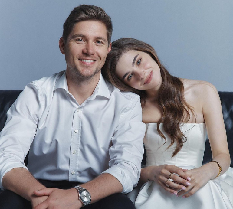 Остапчук та його третя дружина стануть батьками. Відео