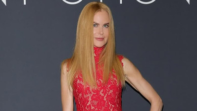 Спокусливе мереживо та конфуз із перукою: Кідман здійснила ефектний вихід у Каннах. Фото