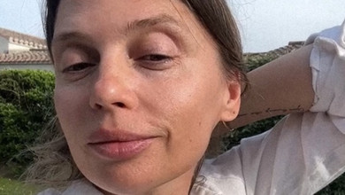 Прикрий моє пузо, а я твоє прикрию: Карпа у купальнику зазнімкувалася в обіймах коханого