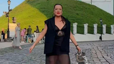 Могилевська показала, як у свій ювілей на каблах по бруківці гуляла центром Києва із коханим. Відео