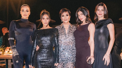 Наша муза і захисниця: сестри Кардашян-Дженнер привітали маму з 70-річчям милими фото разом