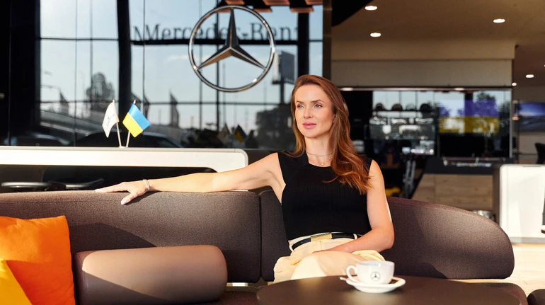 Новий простір Mercedes-Benz в Україні очима Еліни Світоліної
