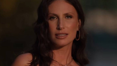 Дружина Тігіпка у сукні Bevza з мушлями на грудях та з торбинкою-відерцем покрасувалася на Ukrainian Fashion Week