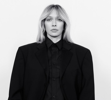 Брежнєва в total black та оверсайзі показала своє альтер его