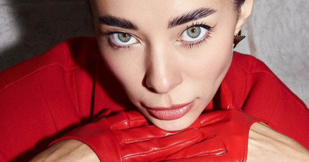 Бісексуалка Анна Неплях про свої стосунки з жінками і яка співачка її приваблює