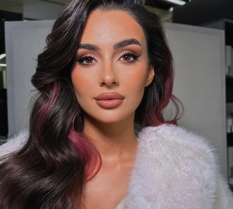 Хочу жить в достатку: Трінчер відповіла, як притягує гроші в своє життя та як дбає про шкіру