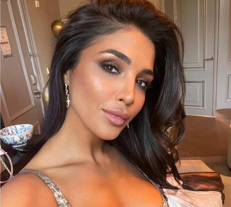 Дімопулос у хижому купальнику і без нього повчила, як залишатися в благосному стані