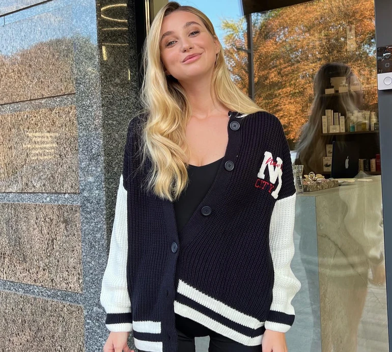 Захотілося зменшити вік на пару років: колишня Тищенка показалася з новою зачіскою