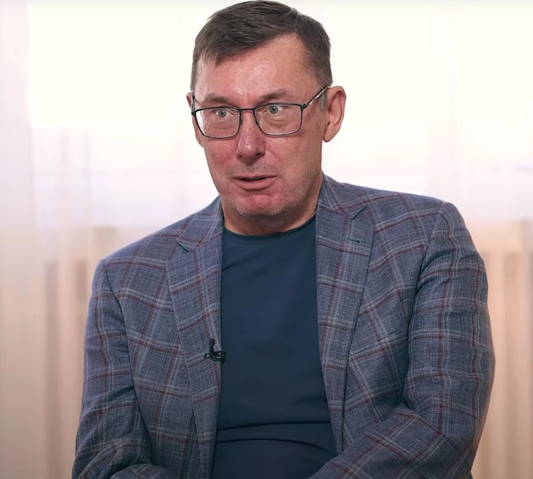 Луценко розповів, скільки грошей на місяць йому потрібно та чим зараз замаються його сини