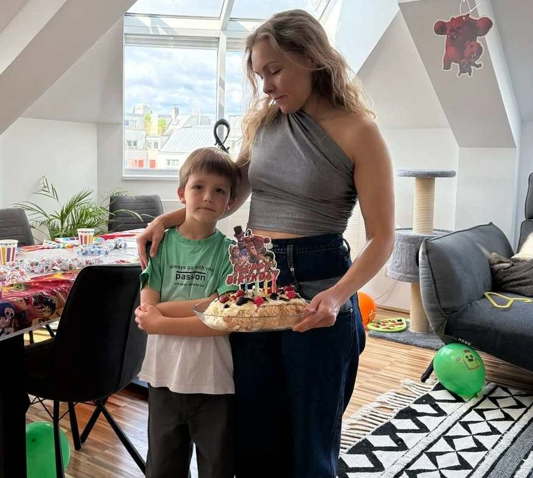 Шоптенко в 7-ий день народження сина показала святкові фото й пояснила, чому відчуває сум