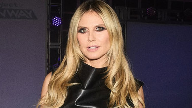 52-річна Клум епатувала модний Париж срібними зубами та голими грудьми з-під прозорої сукні. Фото