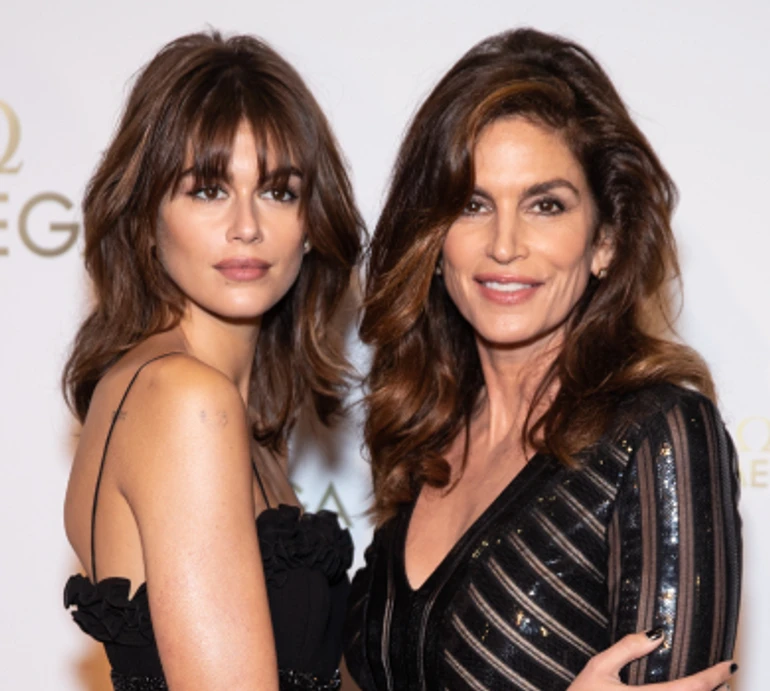 Завжди будеш моєю маленькою дівчинкою: Кроуфорд у 22-й день народження доньки довела її до сліз зворушливим відео