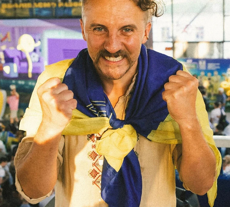 Куркума замість жовтків і копчена паприка: Клопотенко показав рецепт паски до Великодня