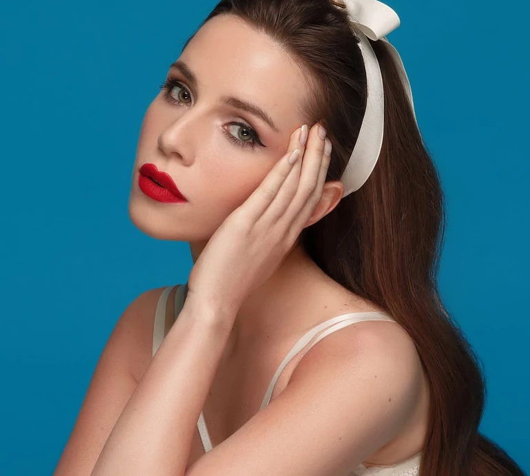 Соловій у купальнику показала свій іспанський релакс на віджатому транспорті