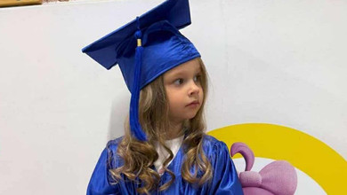 Час, зупинись: Зінченко помилувалася 4-річною дочкою-випускницею