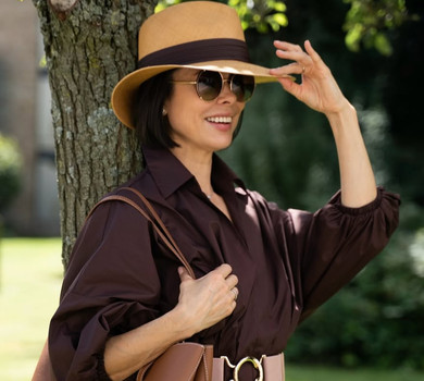 Пір'я, торочки і блискуча сукня: колишня дружина Кличка вразила образом у стилі Великого Гетсбі. Фото