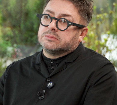 Думайте, що хочете: Суханов прокоментував свій цілунок з чоловіком і зізнався, що зробив з російським паспортом