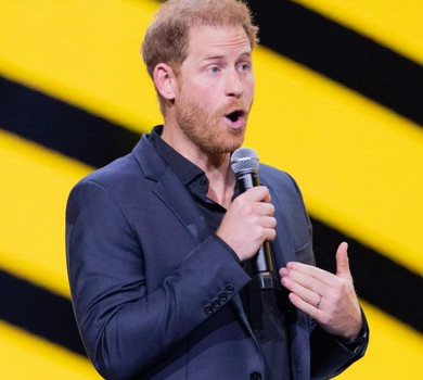 Більше драми, ніж у телесеріалі: принц Гаррі публічно пожартував про життя у королівській родині