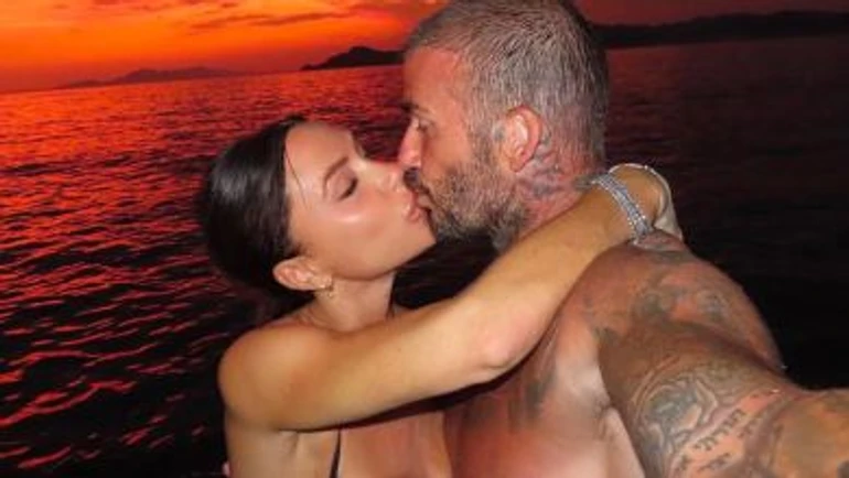 Бекхем у мінішортах похвалилася засмаглими ніжками та чоловіком на спорті. ВІДЕО