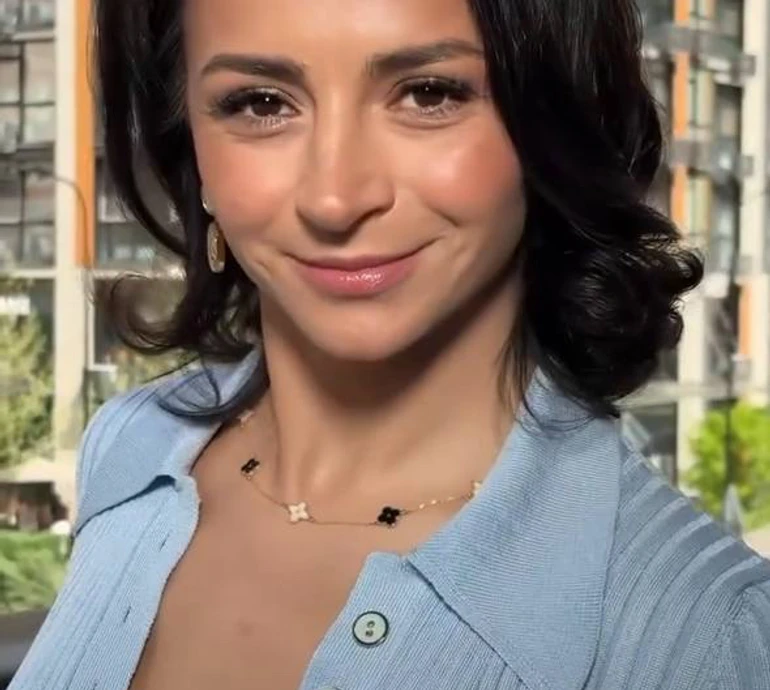 Жінка-левиця: Гвоздьова з глибоким декольте і яскравим мейком випустила на волю своє альтер-его. Відео