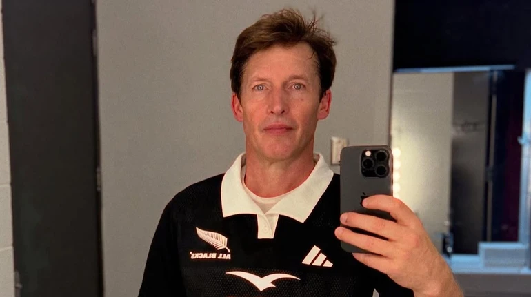 Підтримка терористів: Джеймс Блант обурив українців появою у шапці з гербом сучасної Росії