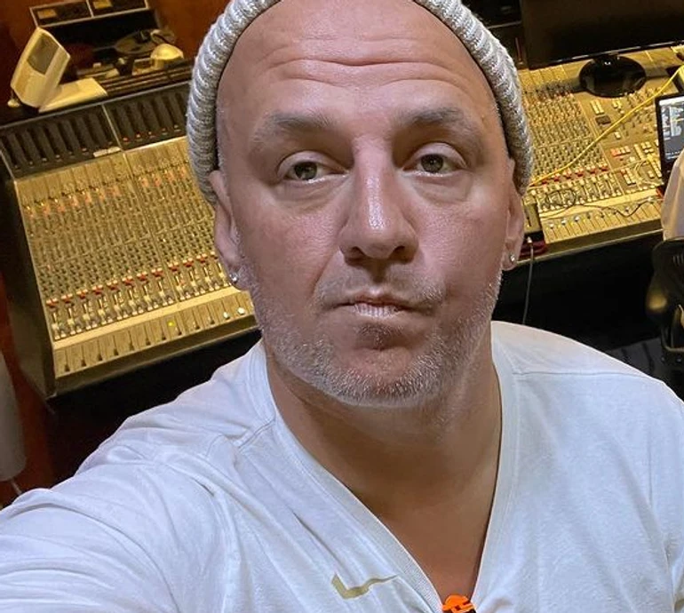 Вдома з найріднішими: Потап повернувся в Україну та виклав селфі з сином