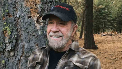 Продовжуйте прагнути до кращої версії себе: 85-річний Чак Норріс похизувався біцепсом у спортзалі