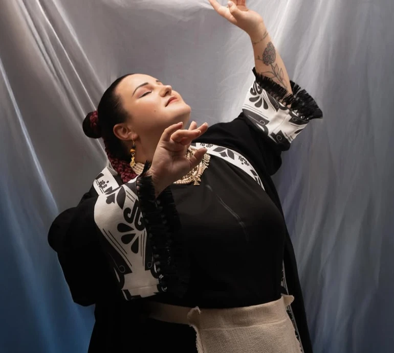 Танцюй зі мною повільно: alyona alyona під час свого концерту вшанувала пам'ять ADAM його піснею. Відео