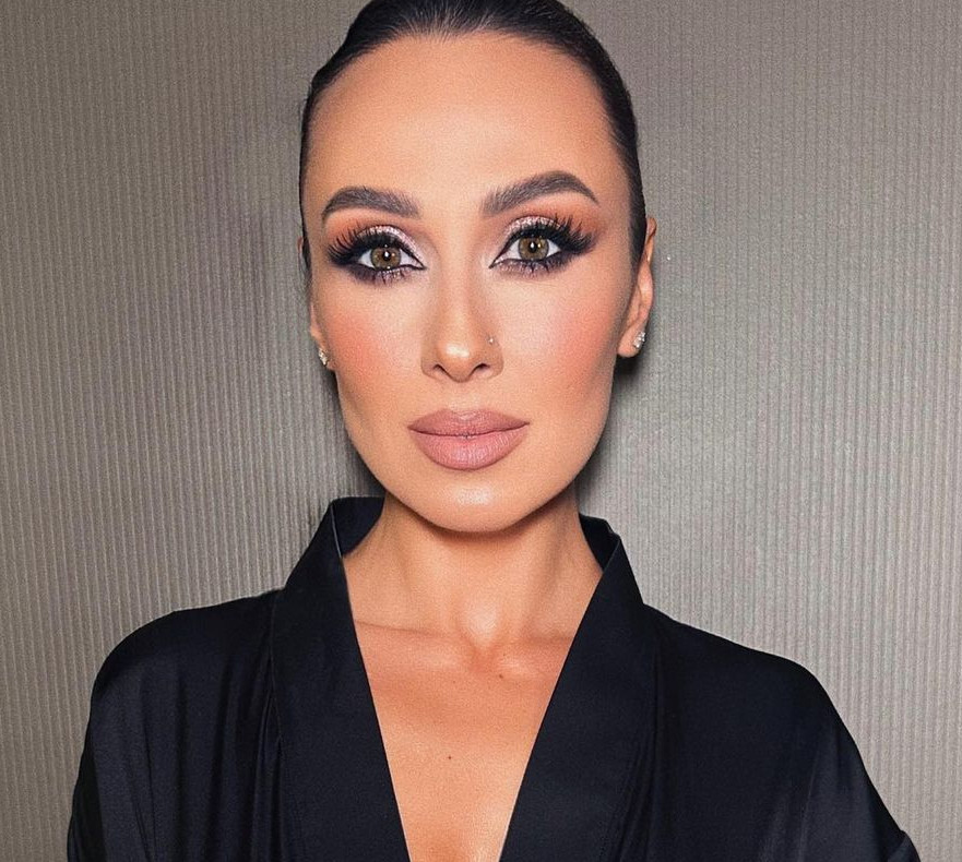 DJ Nana догори ногами показала, в чому вона монстр. ФОТО