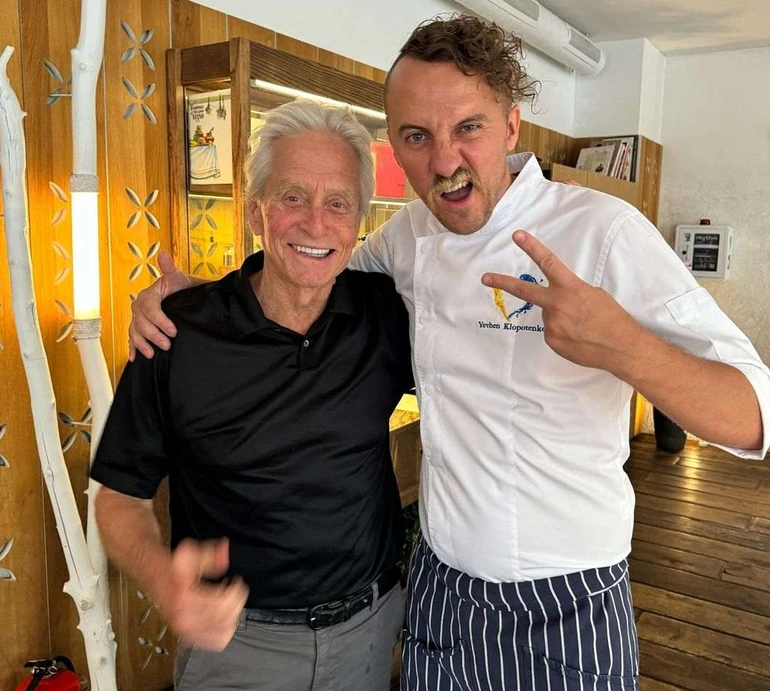 Майкл Дуглас приїхав до Києва. Фото. Оновлено