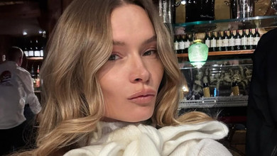 Модель Богдан без трусиків прикрилася рукавичкою на провокативному фото