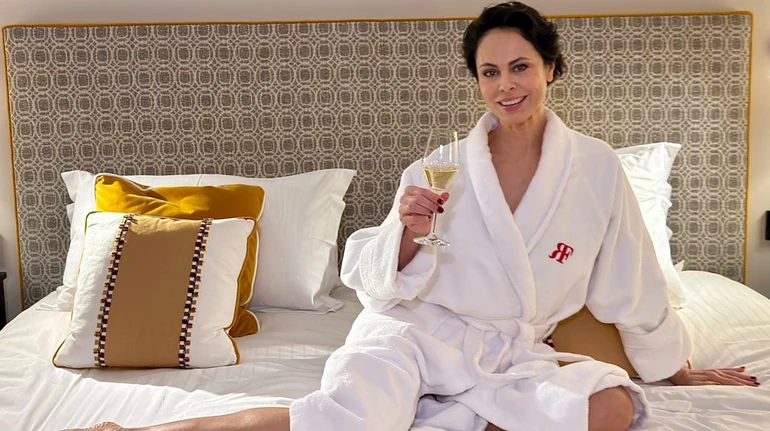 Дякую за свободу жити моє життя: ексдружина Кличка вся в білому показала, де зустріла 52-річчя